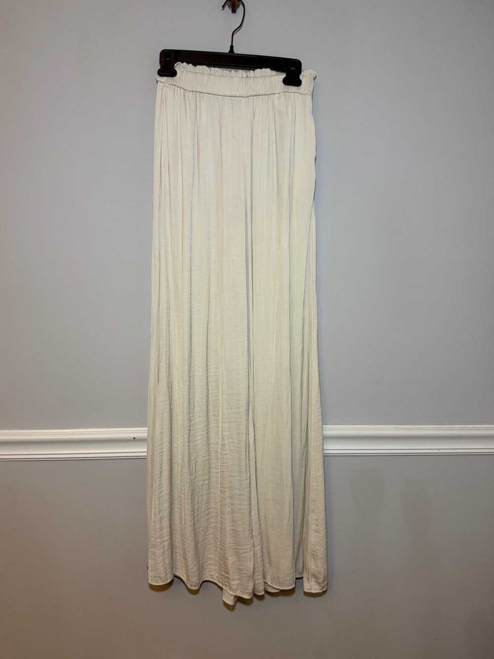 Zara cream polyester silky feel high waisted wide leg pants. XS